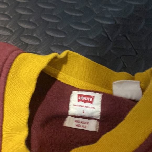 Levi’s large crew neck - Picture 3 of 3
